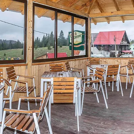 Lodge La 5 Casute